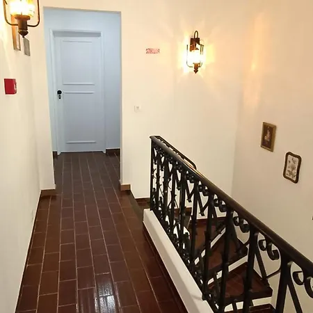 Πανσιόν Golden Coast - 3*